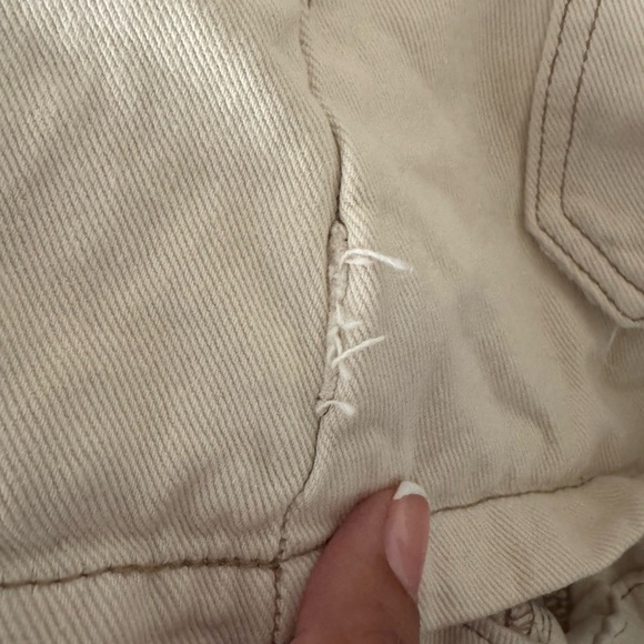 Pacsun Women's Cream Shorts - Picture 6 of 6